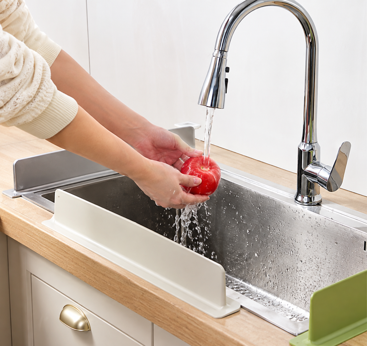Silicone SinkGuard Splash Protector for Kitchen 💧 🚰